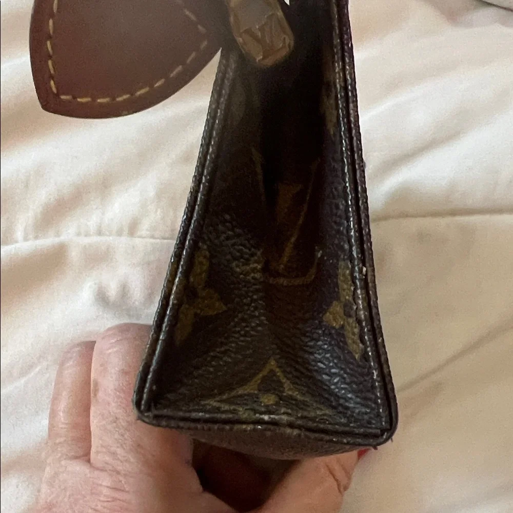 Authentic Louis Vuitton Monogram Canvas Pouch - Picture 11 of 12